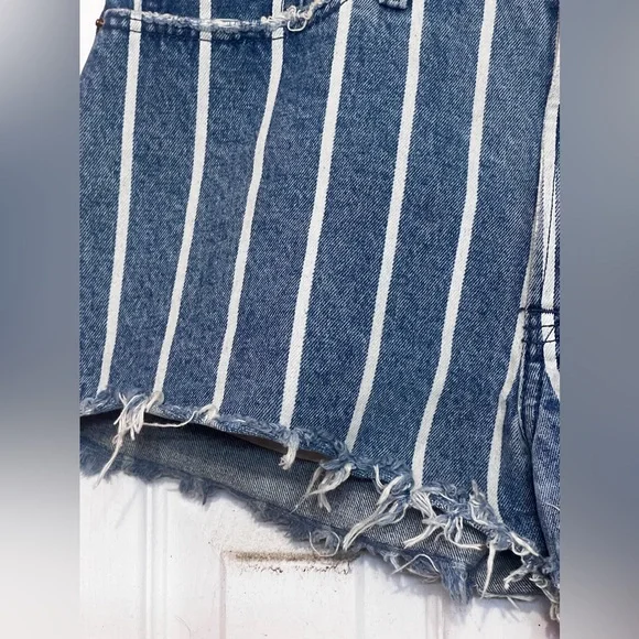 ABERCROMBIE & FITCH ANNIE striped High Rise Shorts - Picture 8 of 16